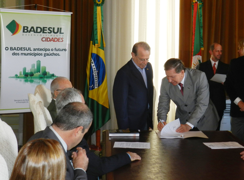 PREFEITO CASALI CONQUISTA R$ 2 MILHÕES PARA RECAPEAMENTO ASF